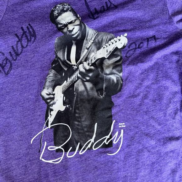 Women’s Concert Tshirt Buddy Guy Legends 2017 Autographed Purple - Picture 2 of 8